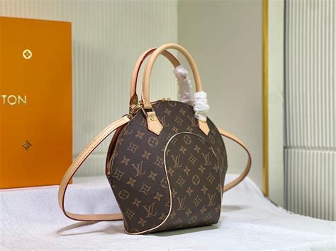 Products by Louis Vuitton: Ellipse PM.